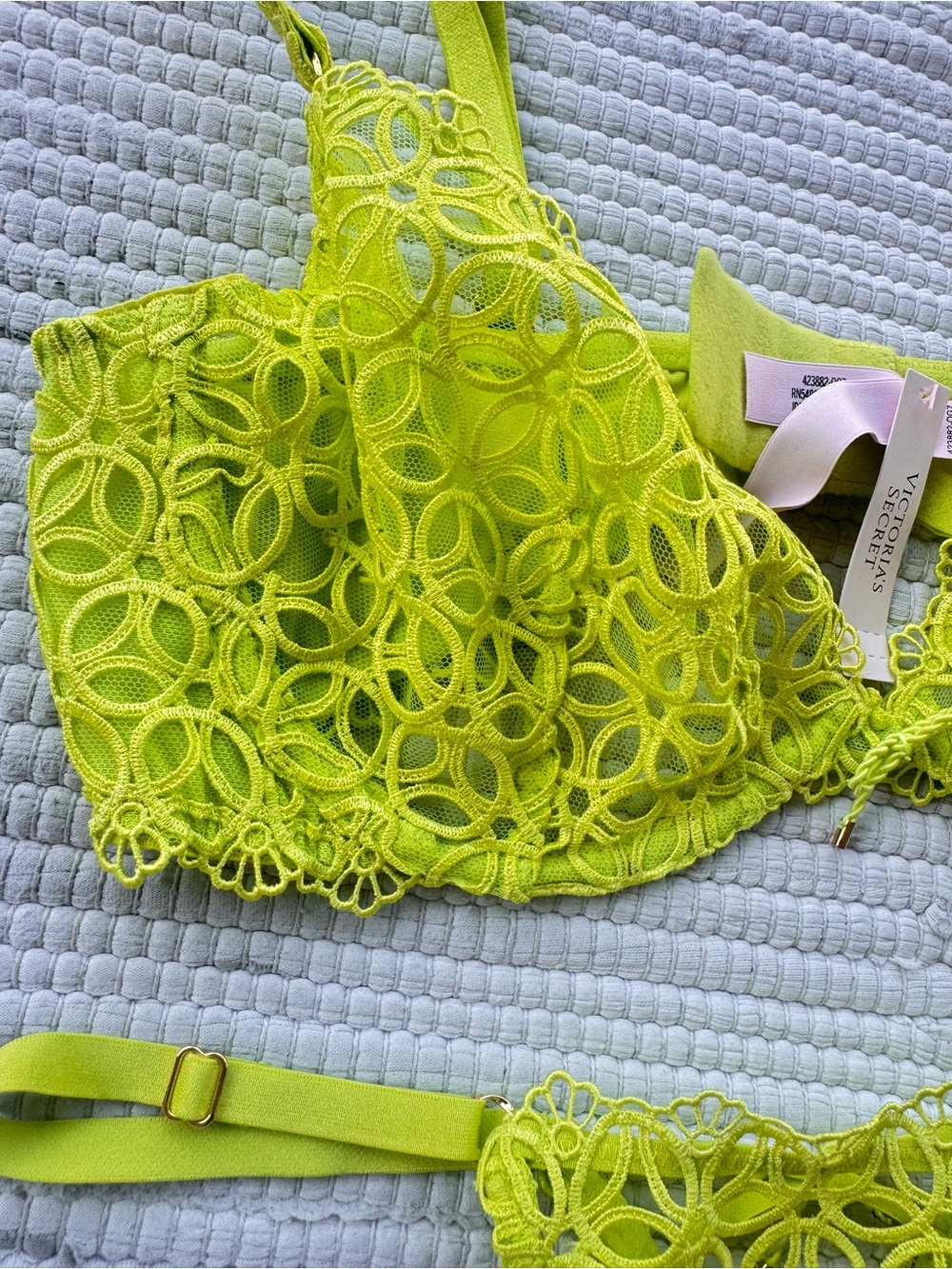 Victoria’s Secret Very Sexy Neon Lace Lingerie Set 36C Large NWT - Picture 3 of 10